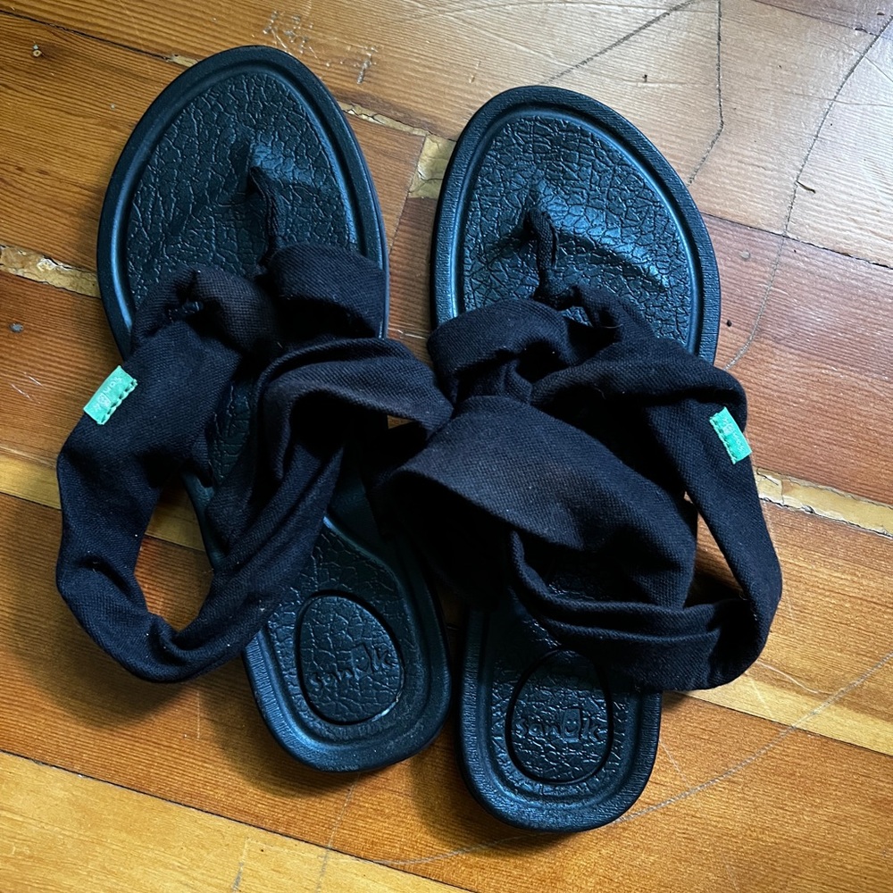 Sanuk yoga sling sandals size 7